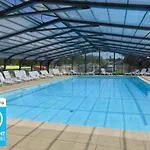 Campingplads Zecamping 3 Etoiles Anime Animaux Acceptes Familial Piscine Couverte Avrillé