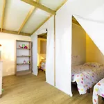 Campingplads Zecamping 3 Etoiles Anime Animaux Acceptes Familial Piscine Couverte Avrillé
