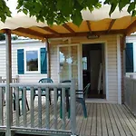Campingplads Zecamping 3 Etoiles Anime Animaux Acceptes Familial Piscine Couverte