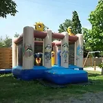 Kemping Zecamping 3 Etoiles Anime Animaux Acceptes Familial Piscine Couverte Avrillé