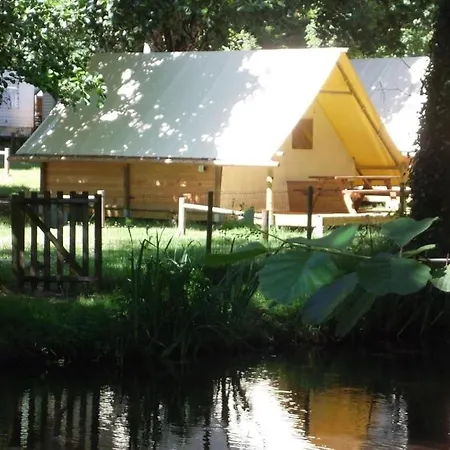 Zecamping 3 Etoiles Anime Animaux Acceptes Familial Piscine Couverte Avrille (Vendee)