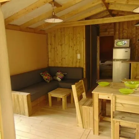 Zecamping 3 Etoiles Anime Animaux Acceptes Familial Piscine Couverte Parque de Campismo Avrille (Vendee)