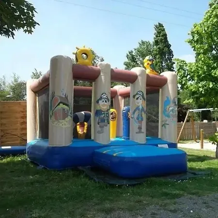 Parque de Campismo Zecamping 3 Etoiles Anime Animaux Acceptes Familial Piscine Couverte Avrille (Vendee)