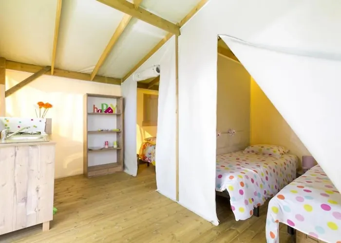 Campsite 3 Etoiles - Piscine - Ccbafeb Avrille (Vendee)