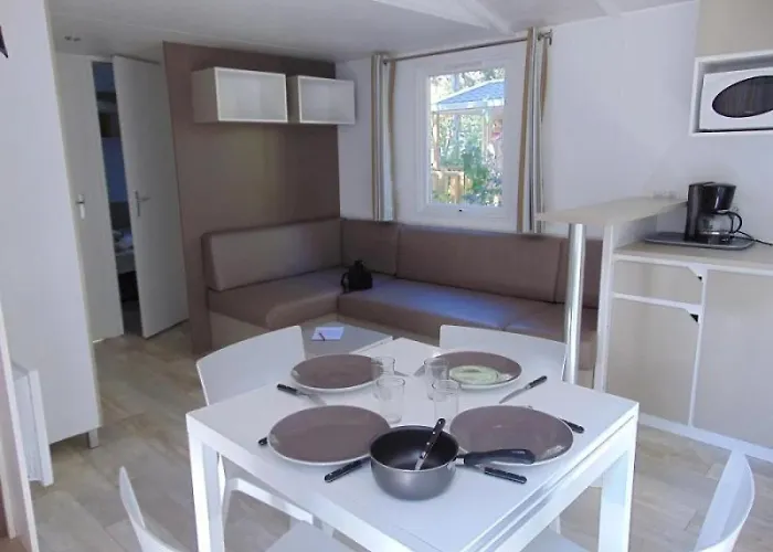 Zecamping 3 Etoiles Anime Animaux Acceptes Familial Piscine Couverte Camping Avrillé