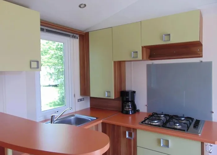 Camping Zecamping 3 Etoiles Anime Animaux Acceptes Familial Piscine Couverte Avrillé