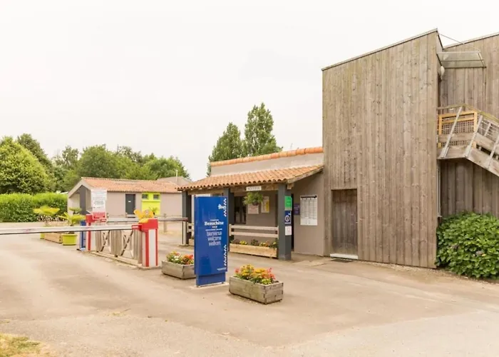 3 Etoiles - Piscine - Ccbafeb Campsite *