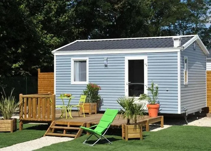 Camping Zecamping 3 Etoiles Anime Animaux Acceptes Familial Piscine Couverte Avrillé