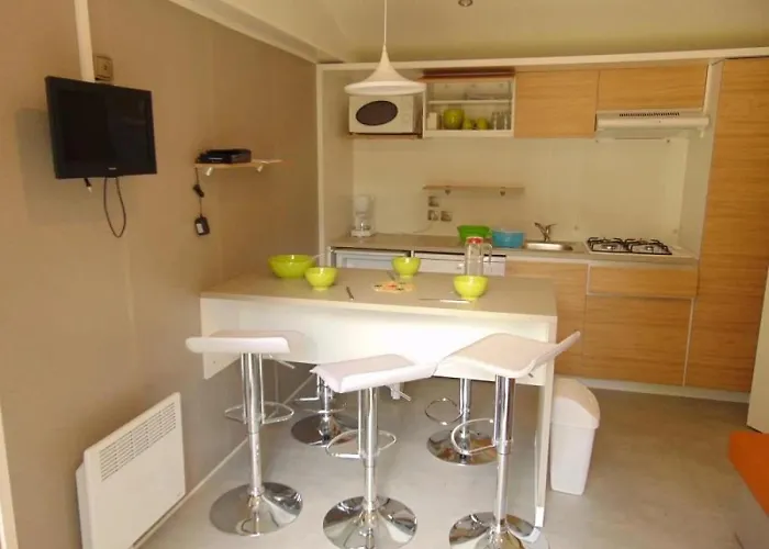 Zecamping 3 Etoiles Anime Animaux Acceptes Familial Piscine Couverte *