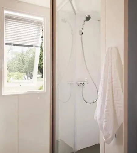 Zecamping 3 Etoiles Anime Animaux Acceptes Familial Piscine Couverte Avrillé